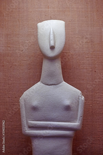 statue from the Cycladic culture.