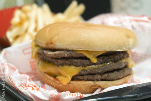 ファーストフード　ハンバーガー