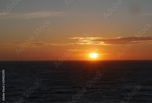 Sonnenuntergang über dem Meer © Erika
