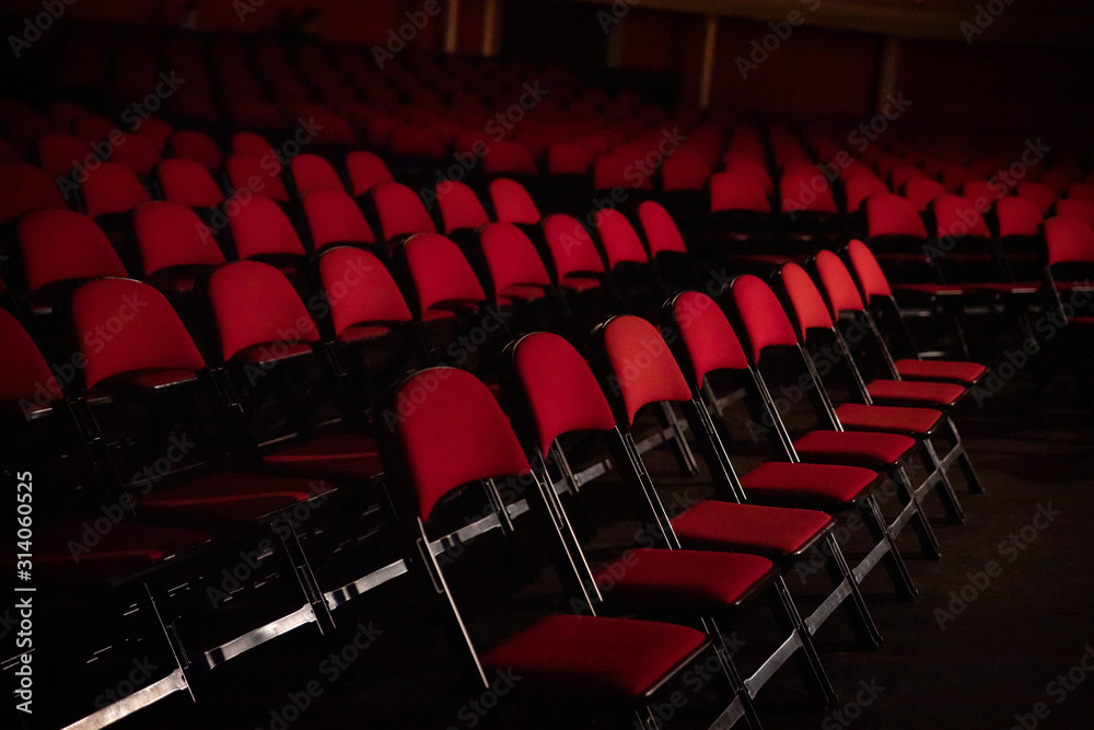 Naklejka premium Leere Stühle