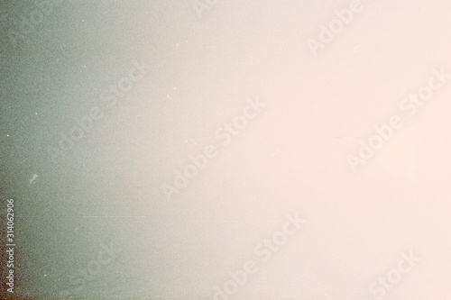 фотографія Grainy expired film texture background