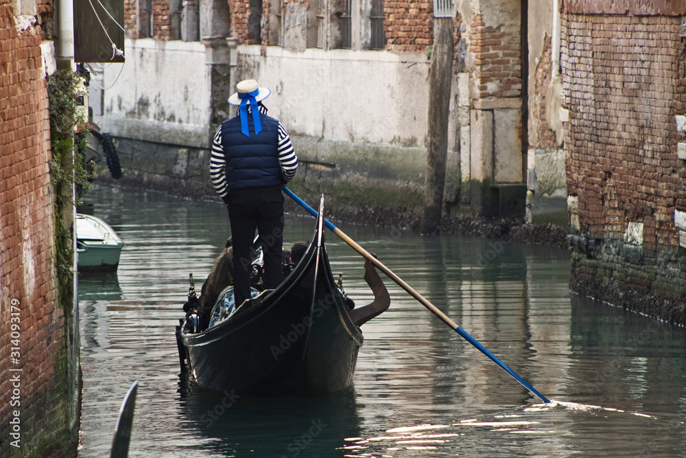 Venice gondola Italy made attraction romantic traditional