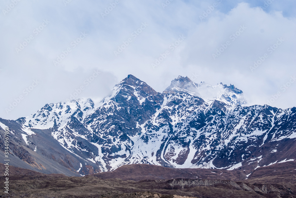 Fototapeta premium Dhaulagiri mountain range. Snowy peak. Nepal, Annapurna circuit trek