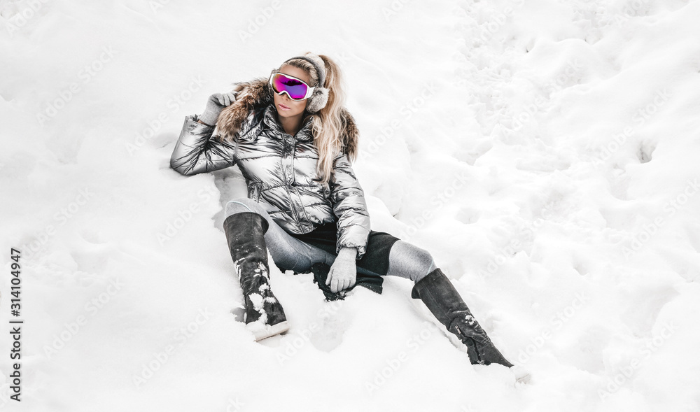 Attractive Young Woman Wintertime Outdoor Fashion Model Winter
