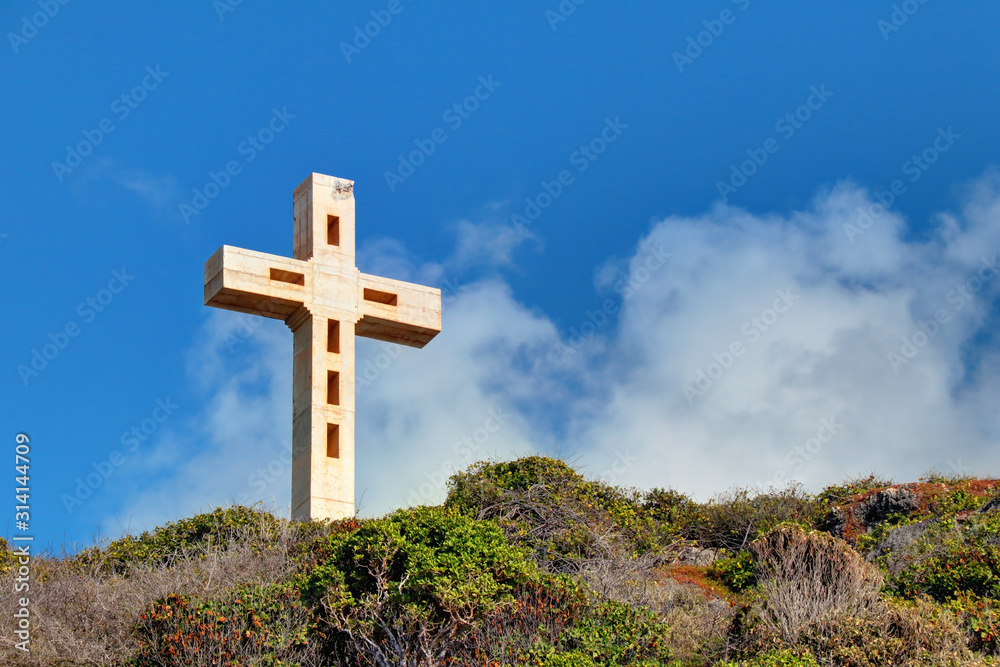 La croix de la pointe des châteaux en Guadeloupe