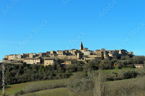 Tarn et Garonne, village de Puycelsi 