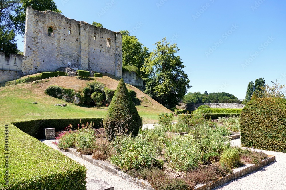 Vestiges de l’ancien donjon du château de Langeais