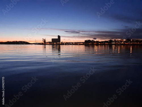 Sunset by the sea - Oslo  © Mariusz