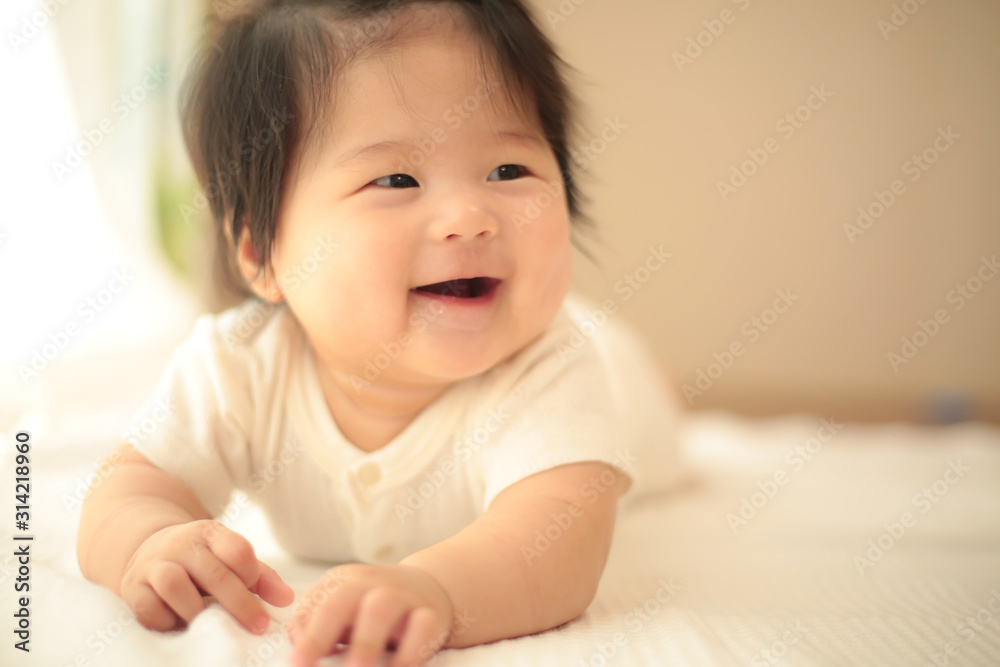 笑顔の赤ちゃん
