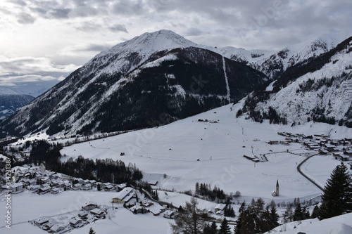 Kals, Kals am Großglockner, Winter, Schnee, verschneit, Dorf, Bergdorf, Nationalpark, Hohe Tauern, Großglockner, bergsteigen, Kalsertal, Berg, Tal, Rotenkogel, Adlerlounge, Sport, Wintersport, Lift, S photo