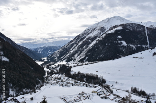 Kals, Kals am Großglockner, Winter, Schnee, verschneit, Dorf, Bergdorf, Nationalpark, Hohe Tauern, Großglockner, bergsteigen, Kalsertal, Berg, Tal, Rotenkogel, Adlerlounge, Sport, Wintersport, Lift, S photo