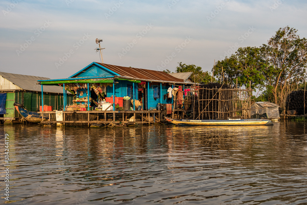 Obraz premium Floating village, Cambodia, Tonle Sap, Koh Rong island.