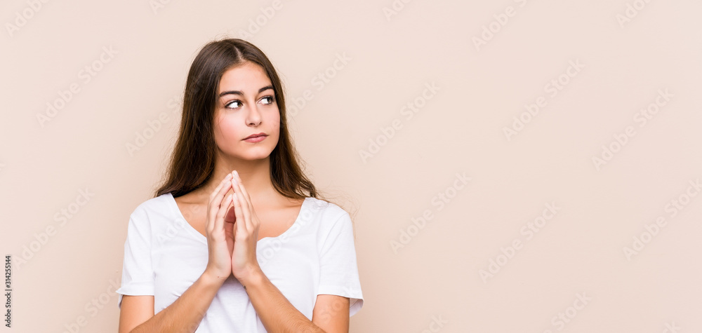 Young caucasian woman posing isolated making up plan in mind, setting up an idea. Young caucasian woman posing isolated making up plan in mind, setting up an idea.