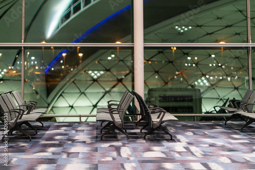Obraz na płótnie Chairs in modern airport terminal w salonie