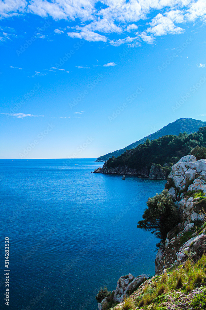 Fototapeta premium Peaceful coastline - perfect holiday concept, selective focus