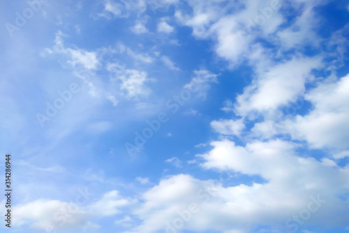 Fototapeta Naklejka Na Ścianę i Meble -  青空と白い雲