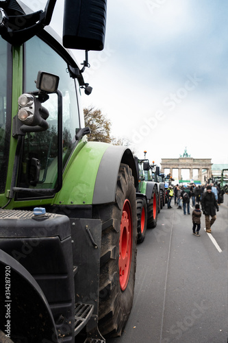 Photography Landwirte demonstrieren für ihre Zukunft , Demonstration vorm Brandenburger Tor