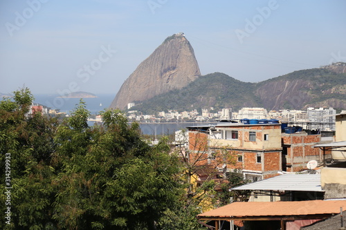 rio de janeiro favela © gabriel