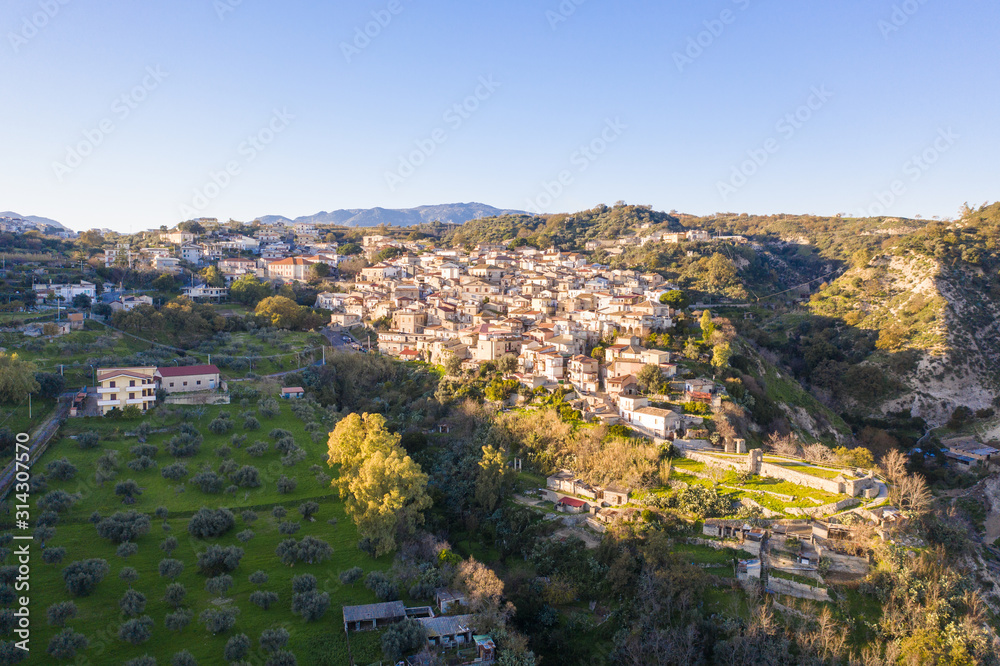 Città di Riace in Calabria. Vista aerea
