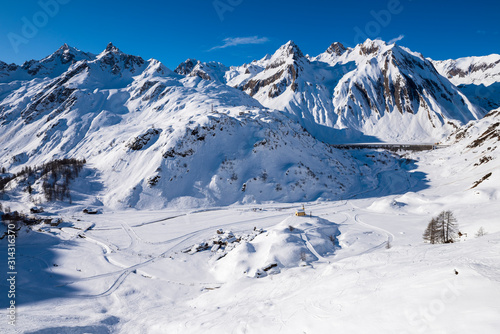 Riale, a typical Val Formazza village with snow. © trattieritratti