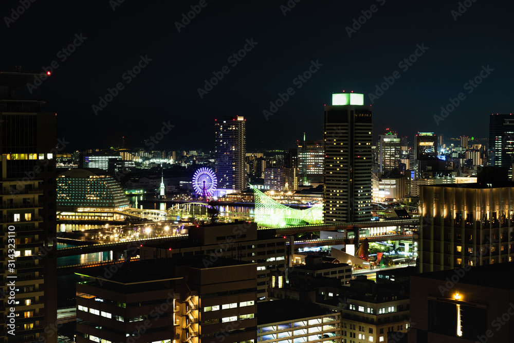 港の見える神戸市街の夜景