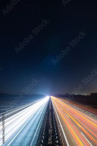 Autobahn bei Nacht