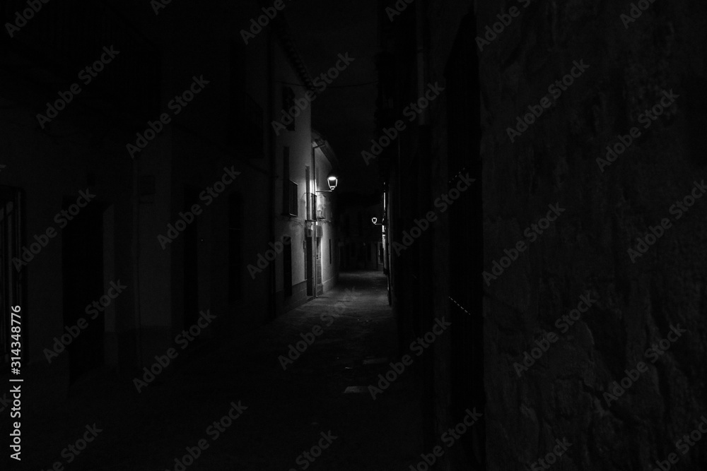 CALLES EN BLANCO Y NEGRO CALLES EN BLANCO Y NEGRO