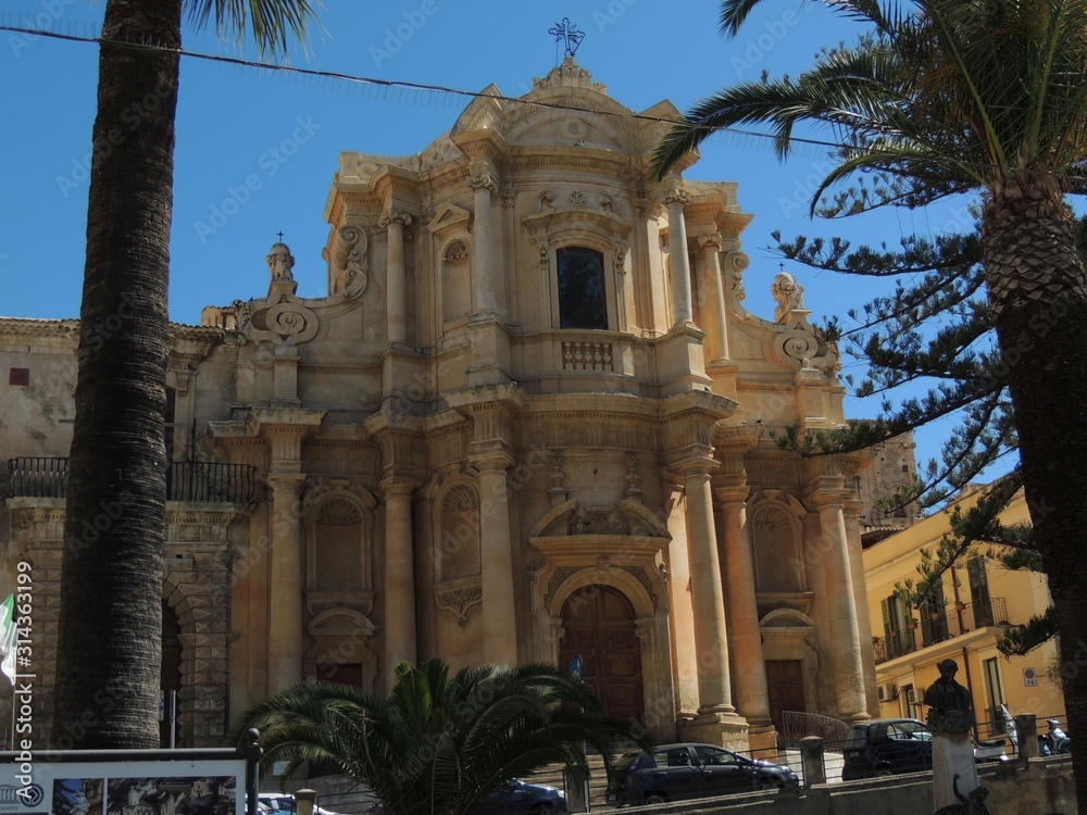 Noto – Church of San Domenico convex facade in baroque style 