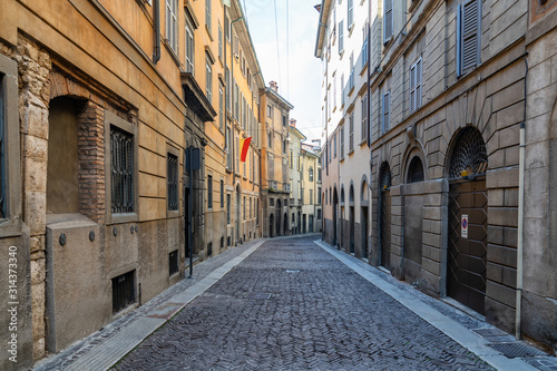 Fototapeta Naklejka Na Ścianę i Meble -  Narrow medieval streets of Bergamo, Italy