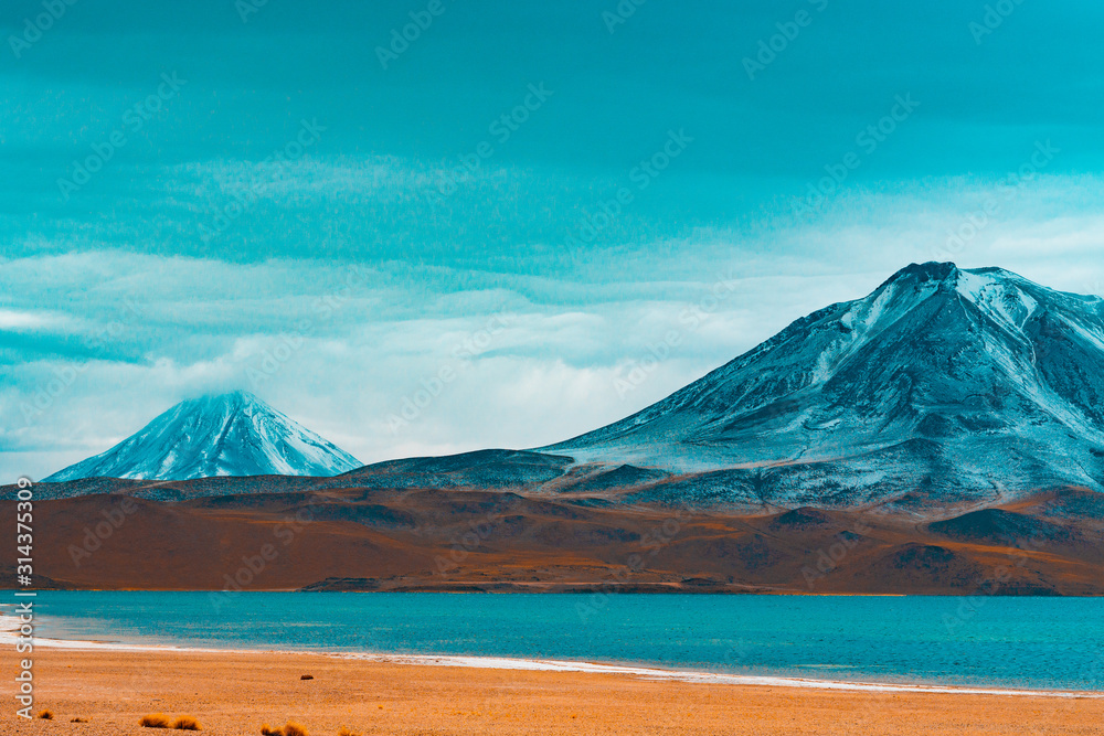 Fototapeta premium mountains and lake