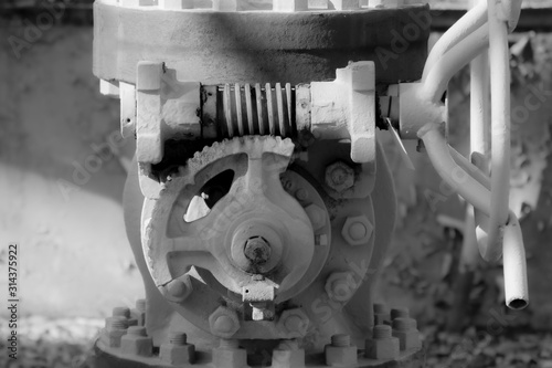 Wallpaper Mural Old Valve B&W Torontodigital.ca