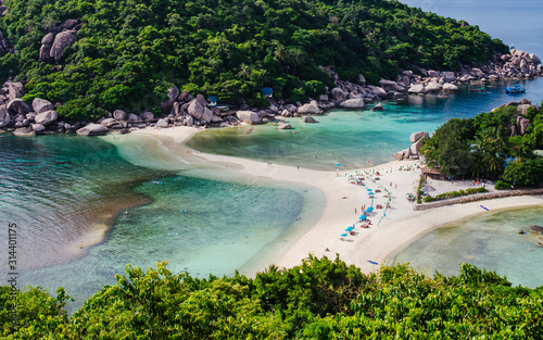 Tropical paradise on the island of Koh nang yuan in Thailand,