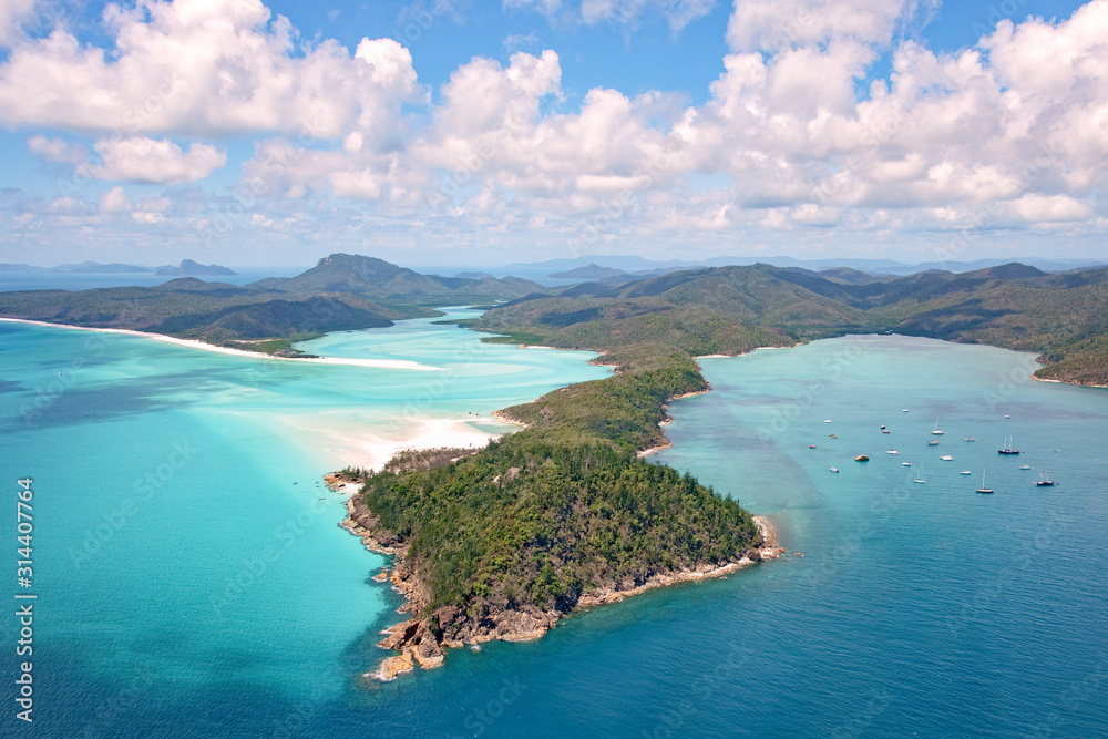 Fototapeta premium Hill inlet, whitehaven beach, Whitsunday Island, aerial view, Great Barrier Reef, Queensland Australia