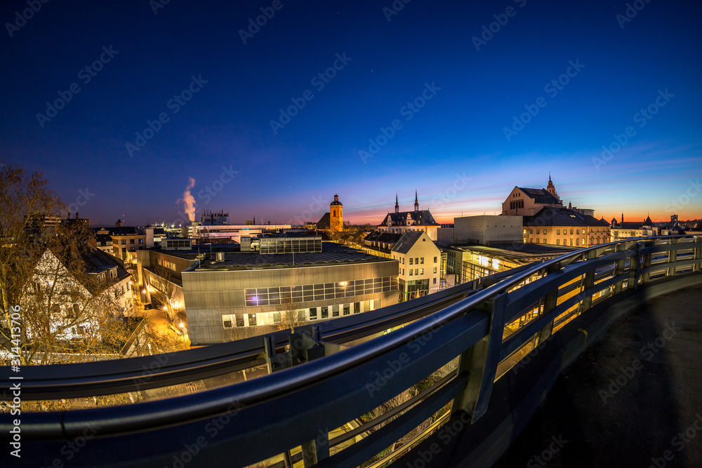Ausblick auf das Panorama von Mainz im Sonnenaufgang