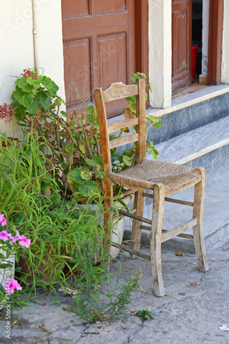 Fototapeta Naklejka Na Ścianę i Meble -  old chair in Crete