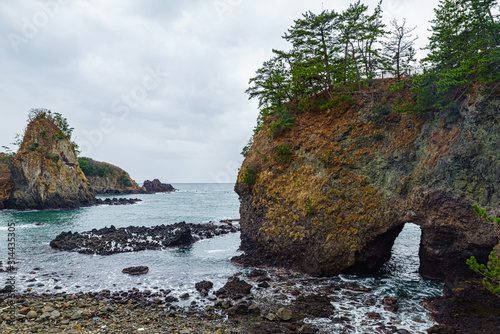 巌門と碁盤島