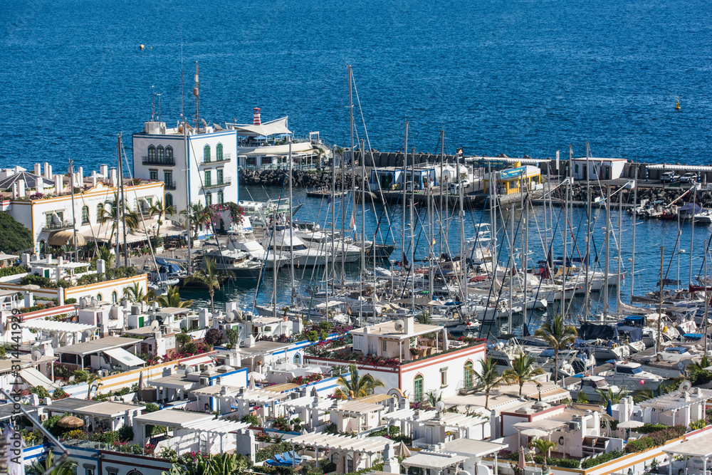 Blick auf den Yachhafen von Puerto Mogán auf Gran Canaria.