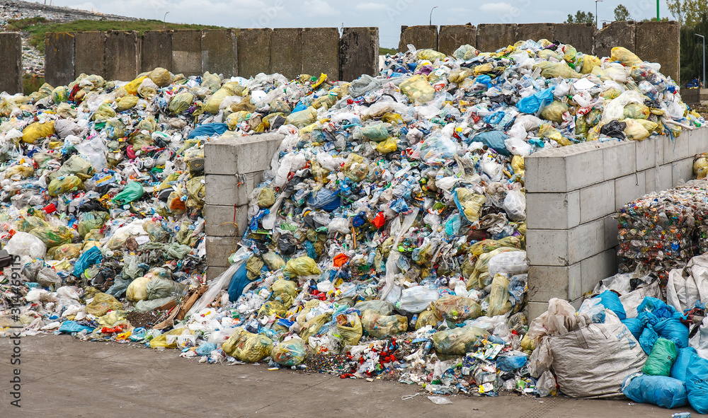Punkt selektywnej zbiórki odpadów, recycling Punkt selektywnej zbiórki odpadów, recycling