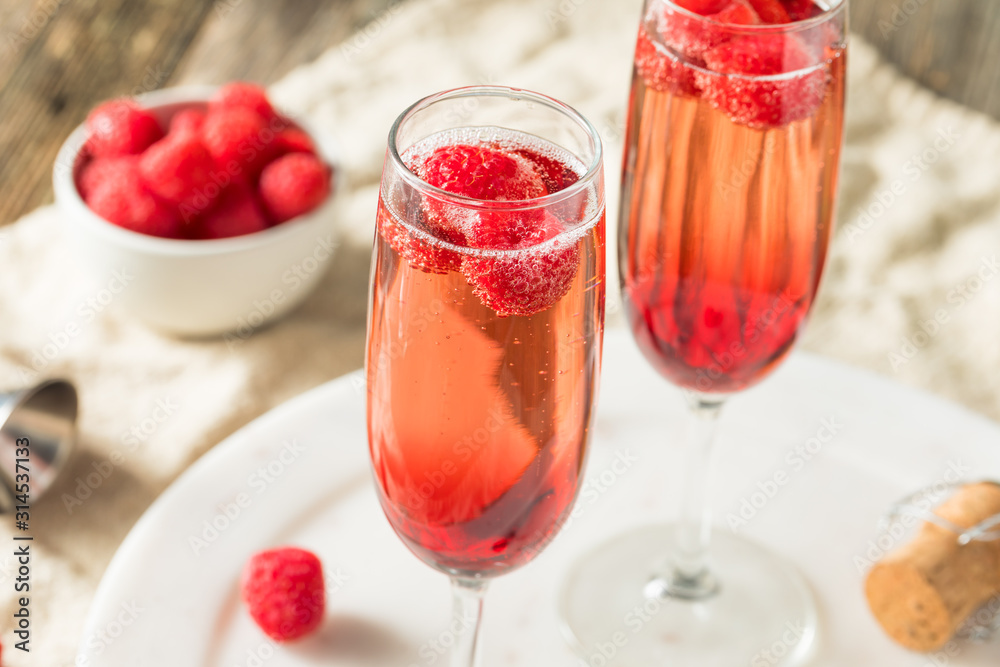 Refreshing Alcoholic Kir Royale Refreshing Alcoholic Kir Royale