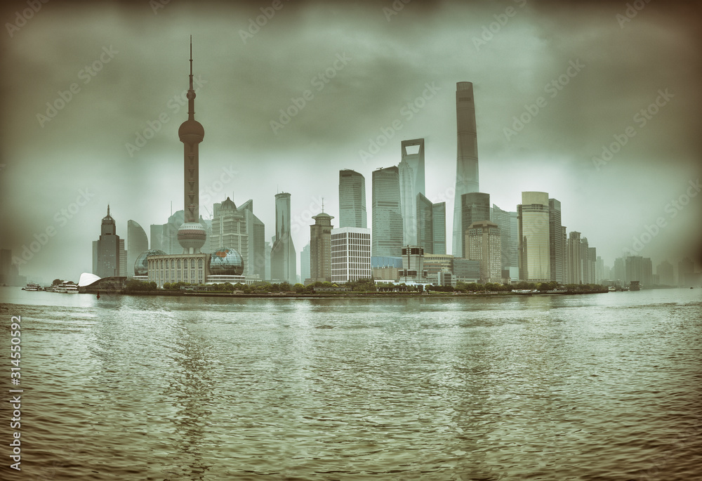 Obraz premium Pudong financial district in polluted air. Shanghai, China