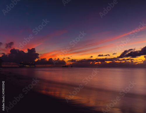 Obraz na płótnie Ocean beach sunset in Cayman Islands w salonie
