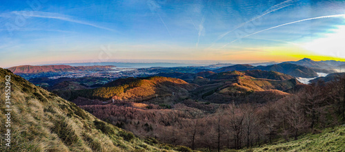 Tableau sur toile Amanecer peñas de aya