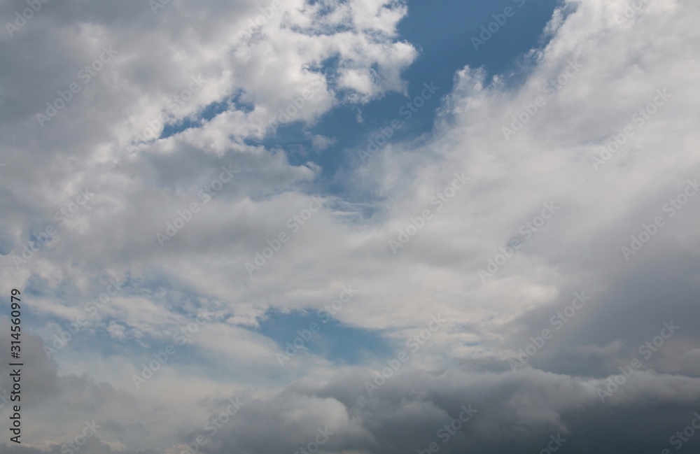 Obraz premium A drmamtic sky overlay