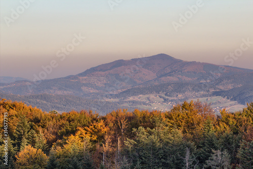 Beskid Wyspowy - widok z góry Luboń Wielki