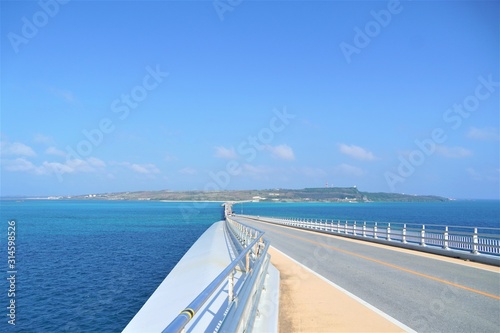 Wallpaper Mural 伊良部大橋 Torontodigital.ca