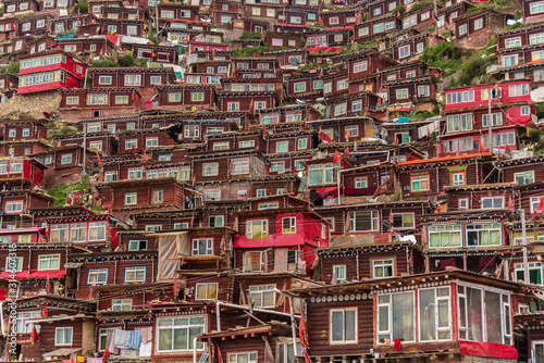 Tableau sur toile The complicated old house in Larung gar,China