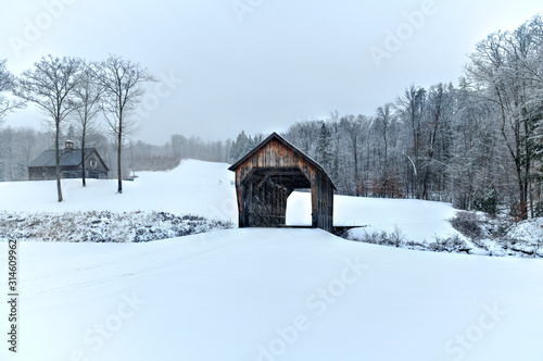 Mill Brook Covered Bridge - Vermont © demerzel21