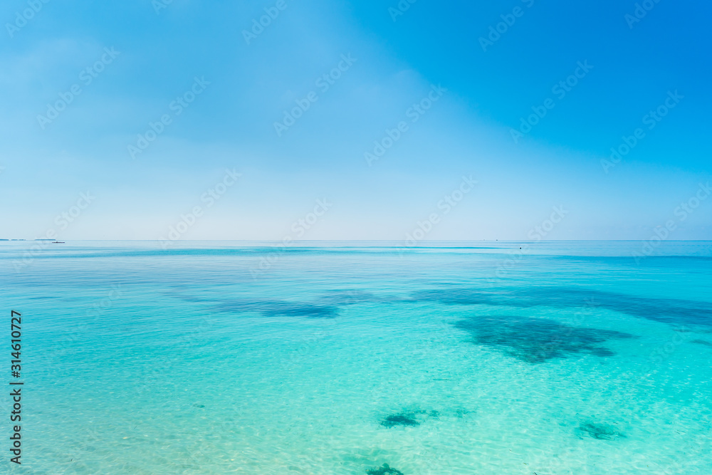Maldives Island sea White sand Blue sky beautiful summer tropical ocean beach