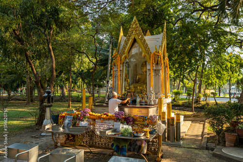 Photography Cleaning the Shrine