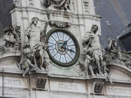 Photography horloge mairie de paris